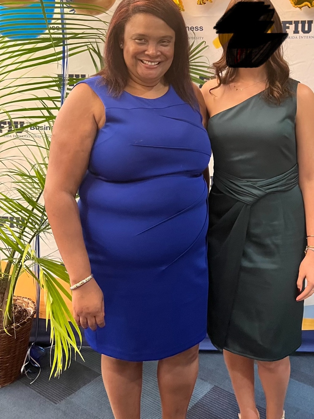 *WORN ONCE* Sleeveless Royal Green Sheath Dress - Classic Women’s Cocktail Dress
